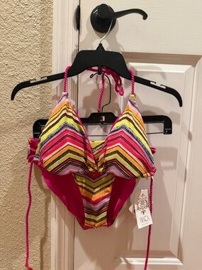 NWT BECCA Bikini Reversible bright Stripes to solid bright pink; top w/pads